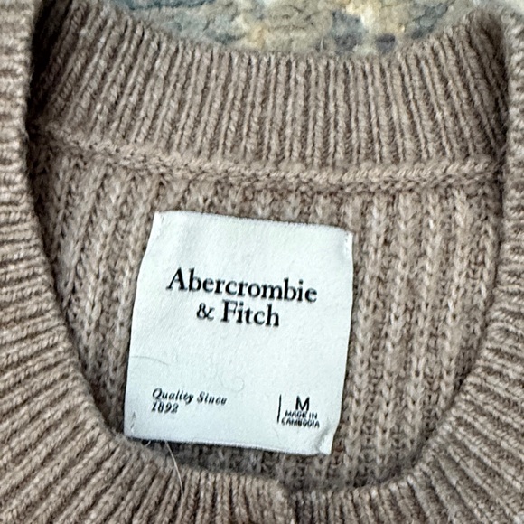 Abercrombie & Fitch Women's Beige Cardigan - Picture 2 of 4
